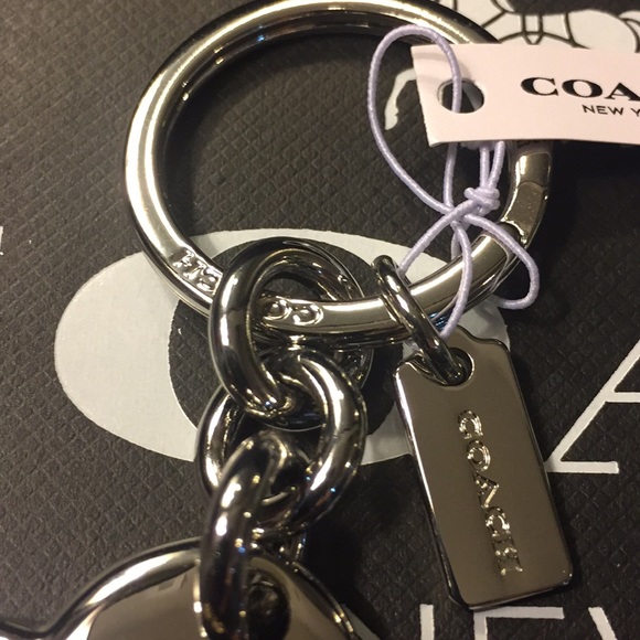 COACH - HORSE & CARRIAGE HEART BAG CHARM (NWT) - Picture 6 of 14